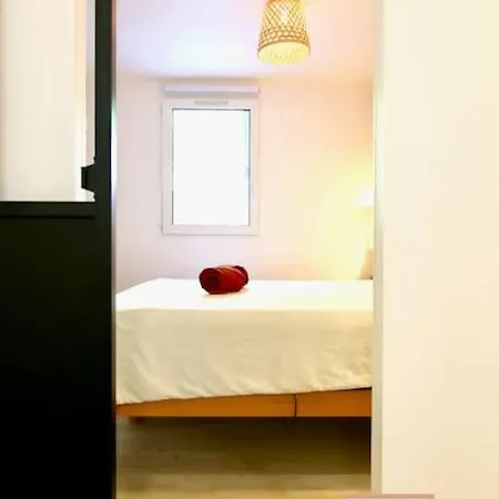 Le Fan-ny Climatisé Et Accès *