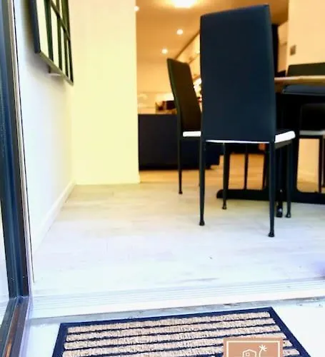 Le Fan-ny Climatise Et Acces *